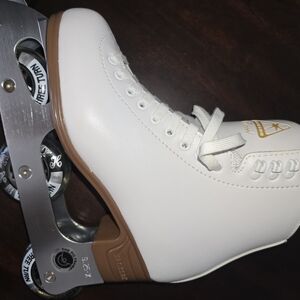 Jackson Womens White Figure Roller Skates